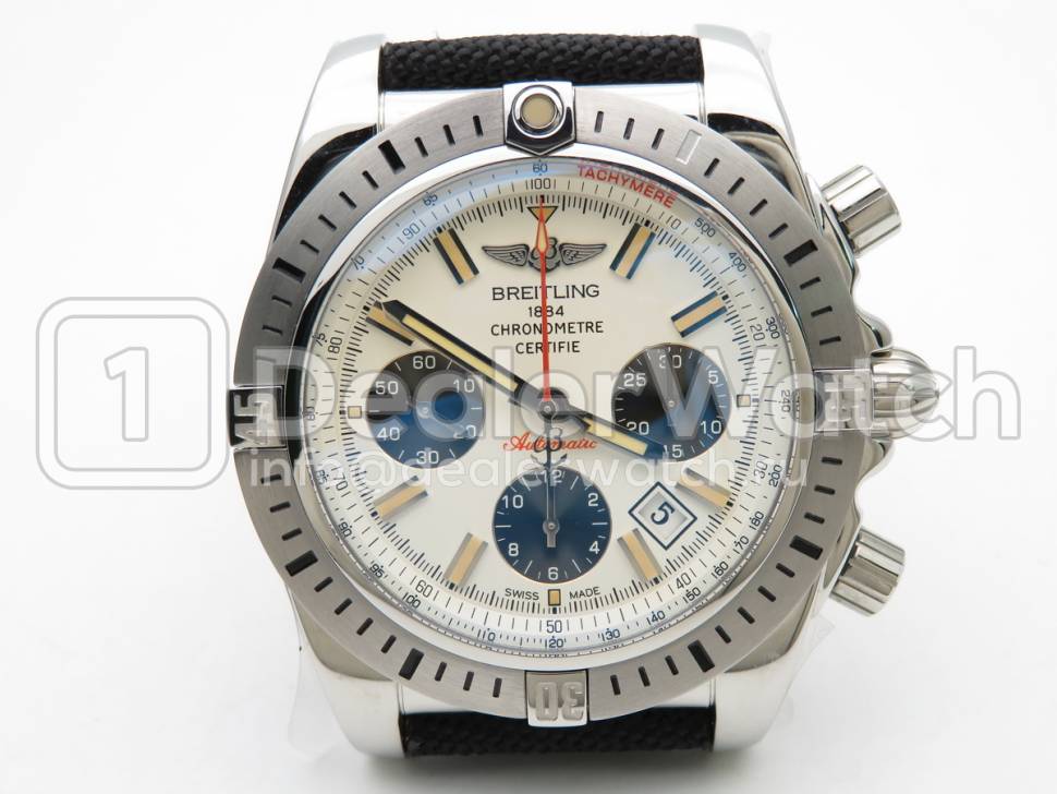 Часы Breitling Windrider Chronomat Airborne 44 B01
