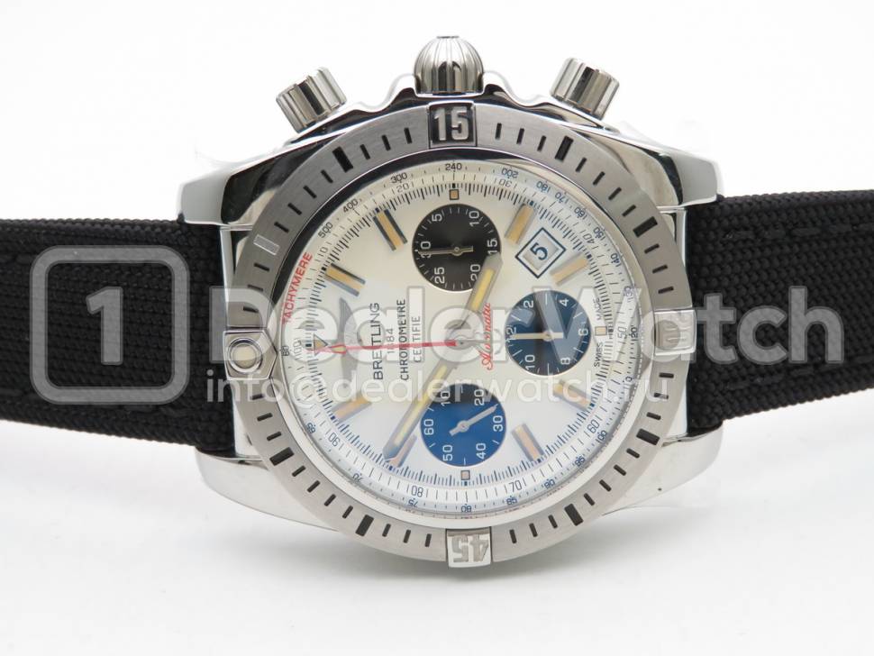 Часы Breitling Windrider Chronomat Airborne 44 B01