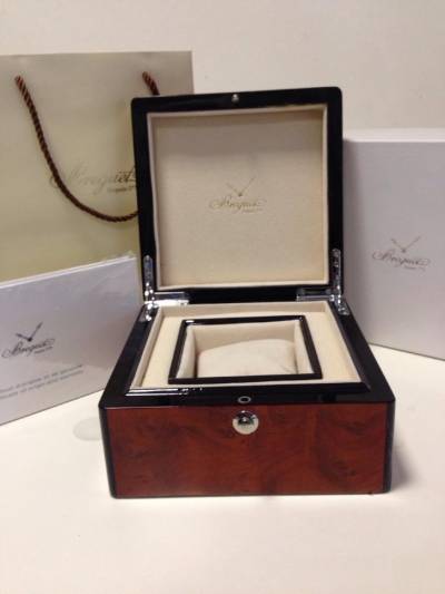 Коробка BREGUET