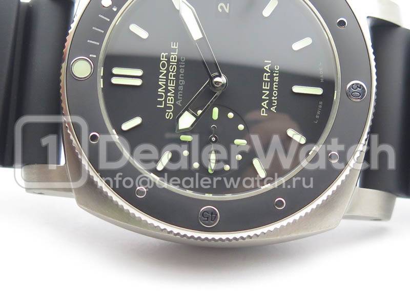 Часы Officine Panerai Luminor Submersible 1950 3 Days PAM 389