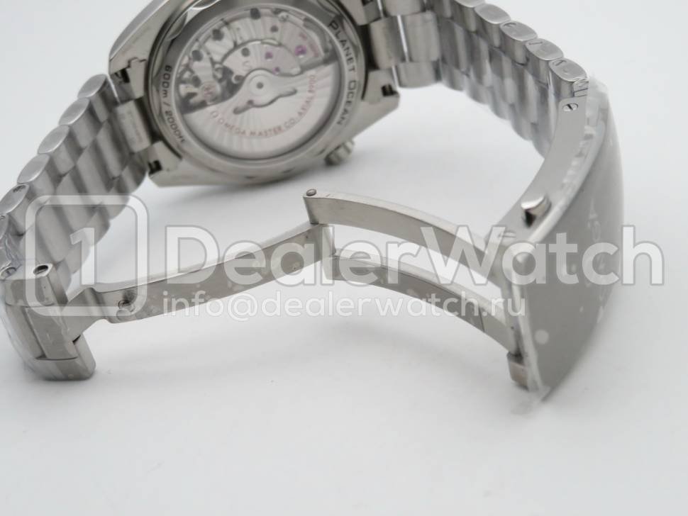 Часы Omega Seamaster Planet Ocean 600M 215.30.44.21.01.001