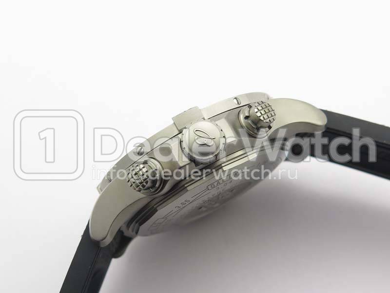 Часы Breitling Avenger Bandit Chronograph Titanium E13383