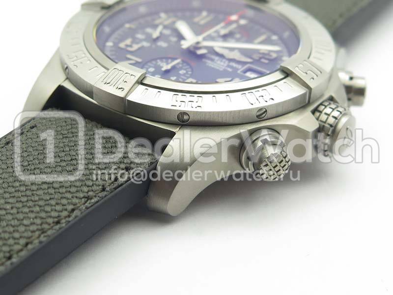 Часы Breitling Avenger Bandit Chronograph Titanium E13383