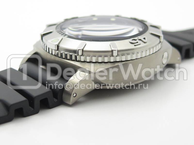 Часы Officine Panerai Luminor Submersible 1950 Titanium PAM 285