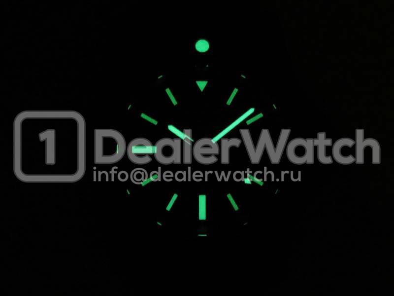 Часы Breitling Avenger Blackbird 44