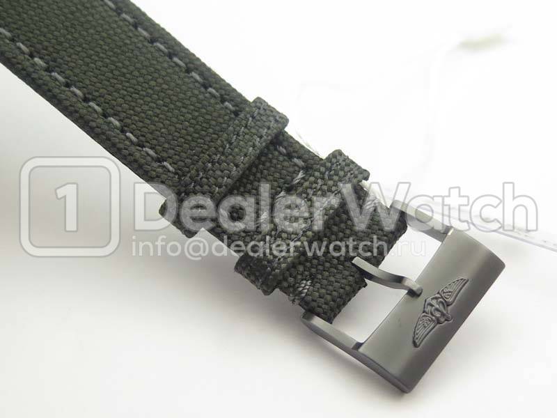 Часы Breitling Avenger Blackbird 44