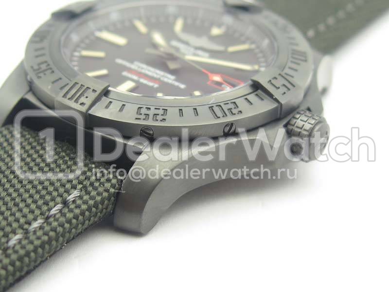 Часы Breitling Avenger Blackbird 44