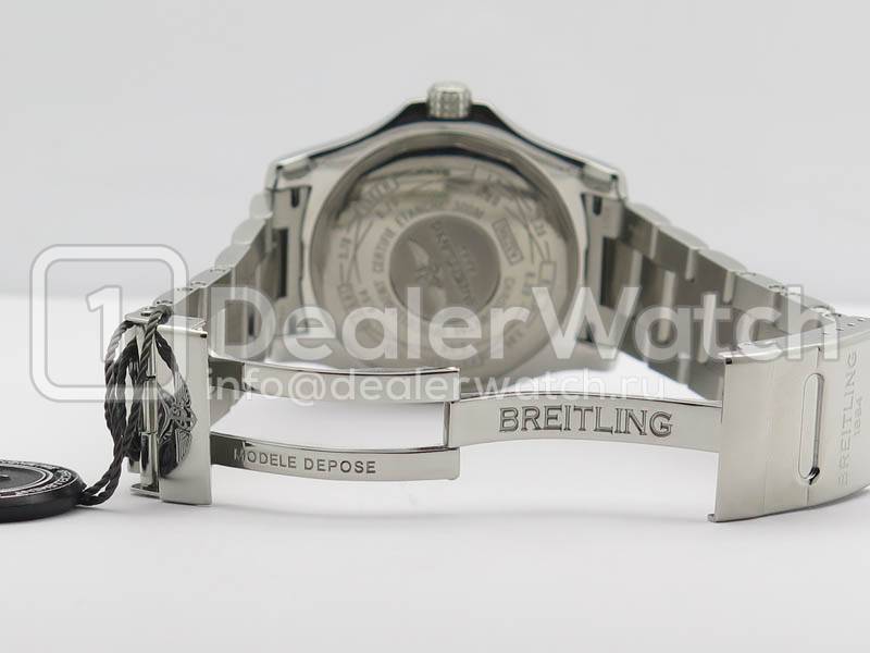Часы Breitling Avenger II GMT