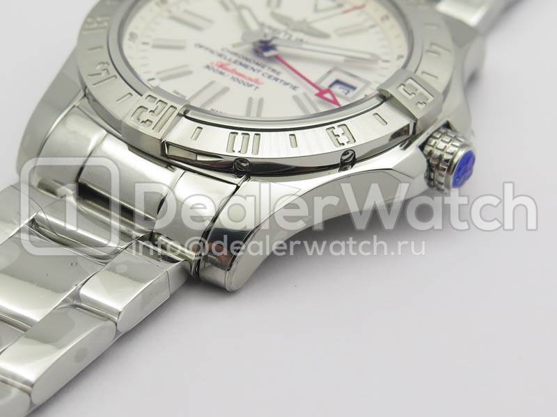 Часы Breitling Avenger II GMT