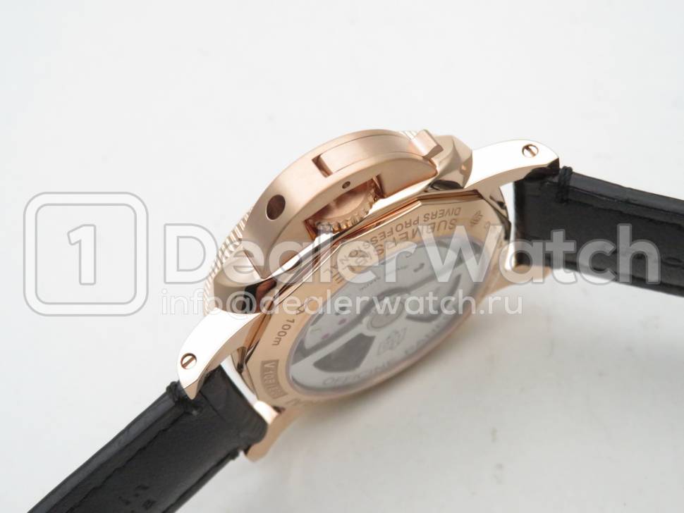 Часы Panerai Luminor Submersible 3 Days Automatic Goldtech PAM974