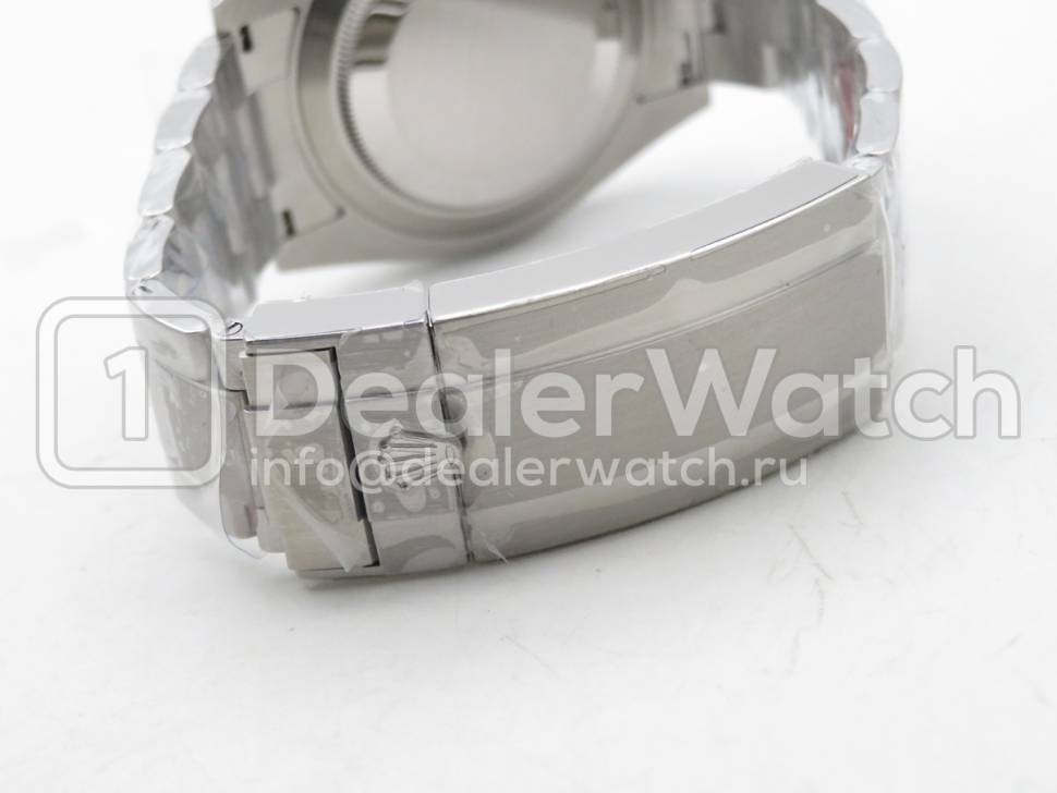 Часы Rolex Submariner Date 126610LV Kermit