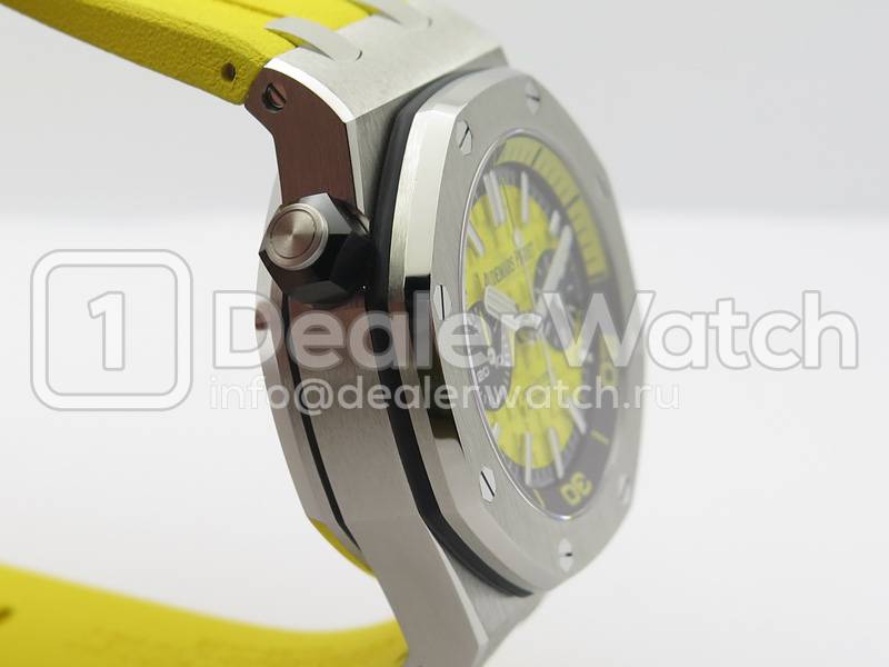 Часы Audemars Piguet Royal Oak Offshore Diver Chronograph 2016 Yellow