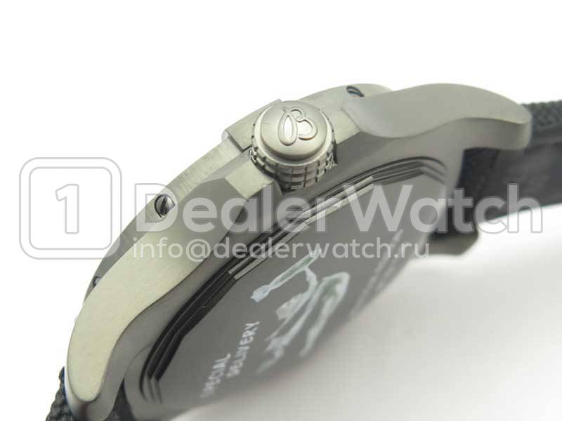 Часы Breitling Avenger Seawolf Blacksteel Code Yellow