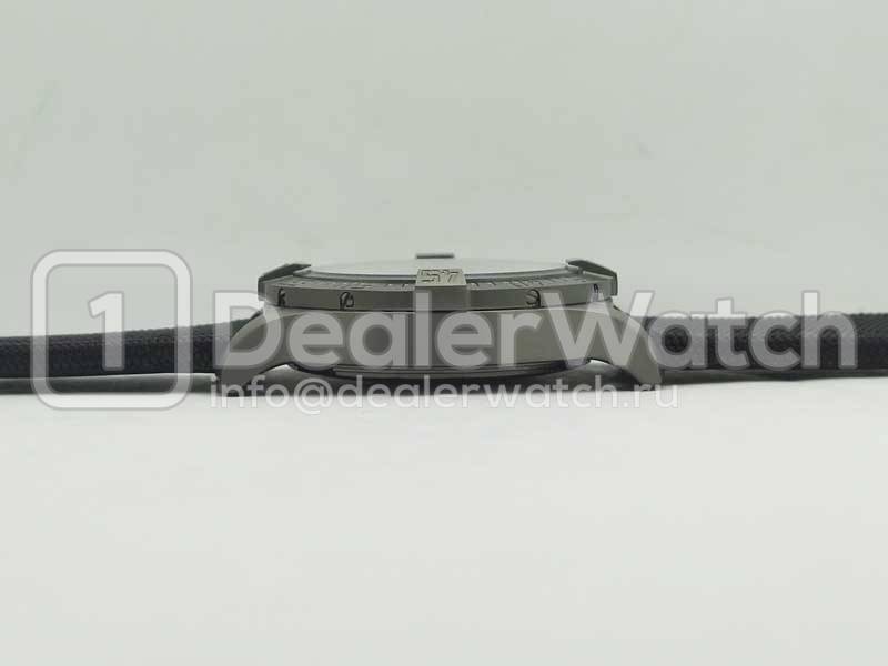 Часы Breitling Avenger Seawolf Blacksteel Code Yellow