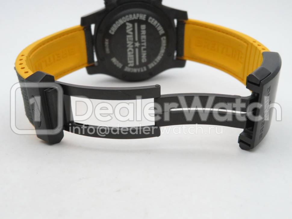 Часы Breitling Avenger Hurricane