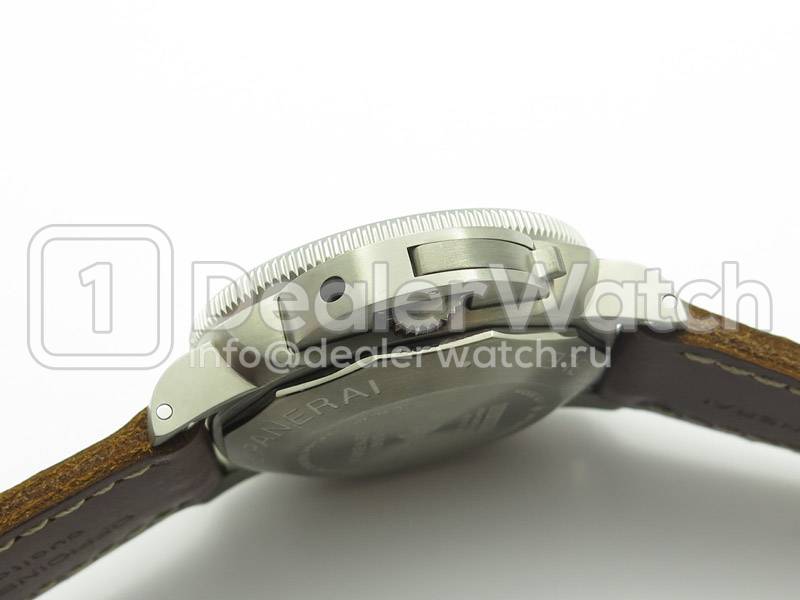 Часы Officine Panerai Luminor Submersible PAM 569 Destro