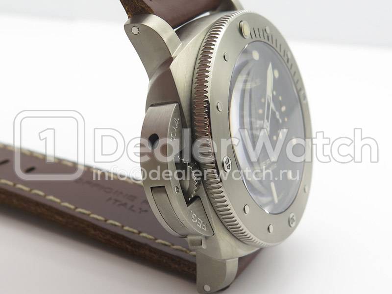 Часы Officine Panerai Luminor Submersible PAM 569 Destro