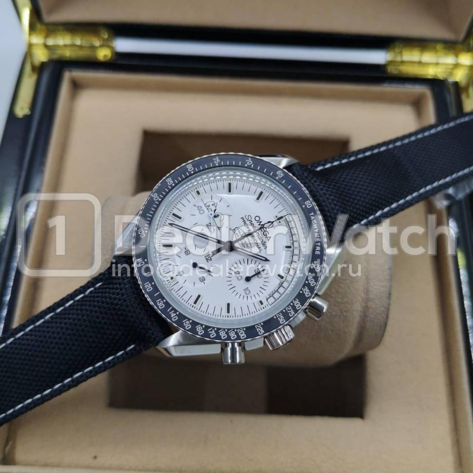 Часы Omega Speedmaster Snoopy Award 45th Anniversary
