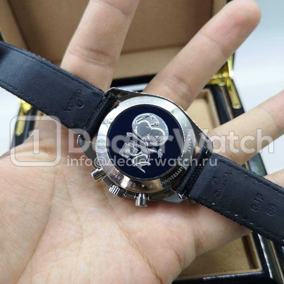 Часы Omega Speedmaster Snoopy Award 45th Anniversary