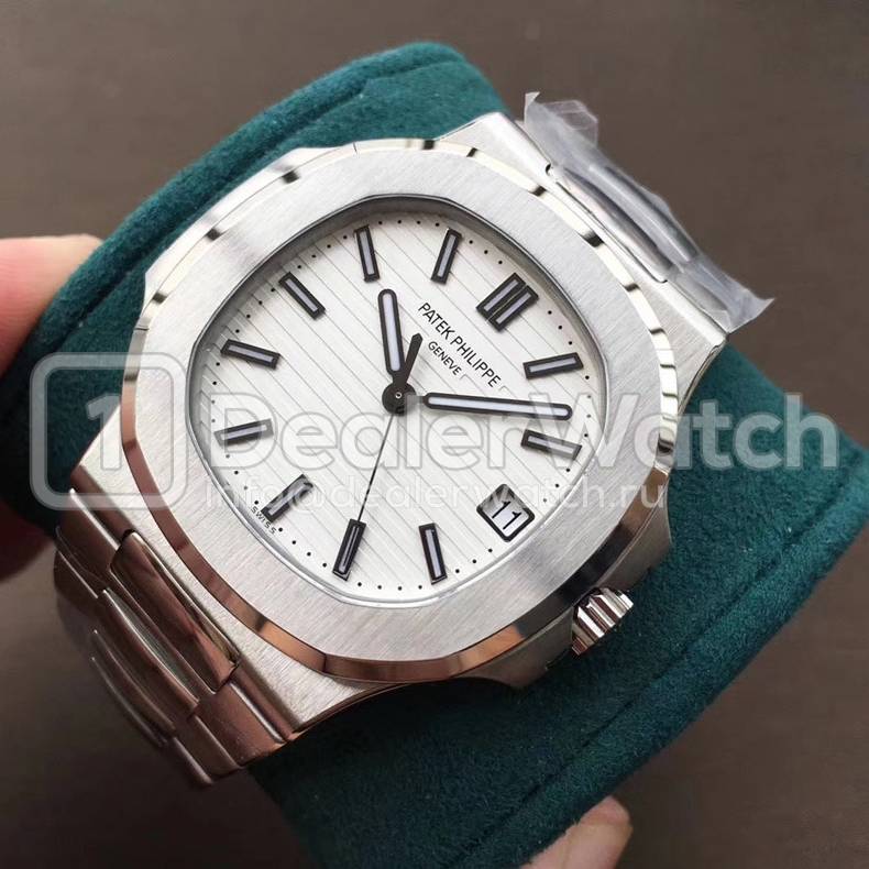 Часы Patek Philippe Nautilus 5711/1A-011