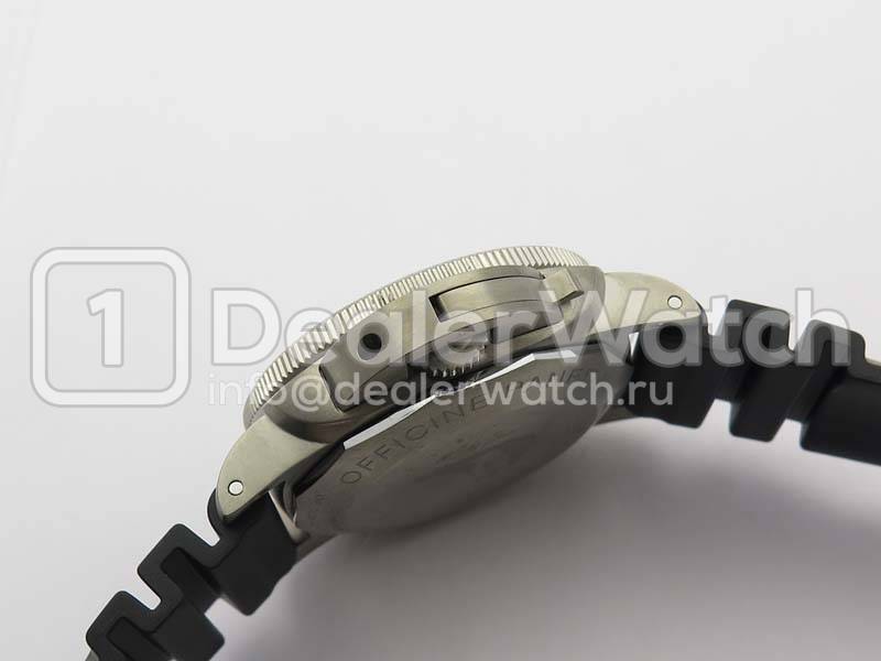 Часы Officine Panerai Luminor Submersible 1950 3 Days GMT Pole2Pole PAM 719