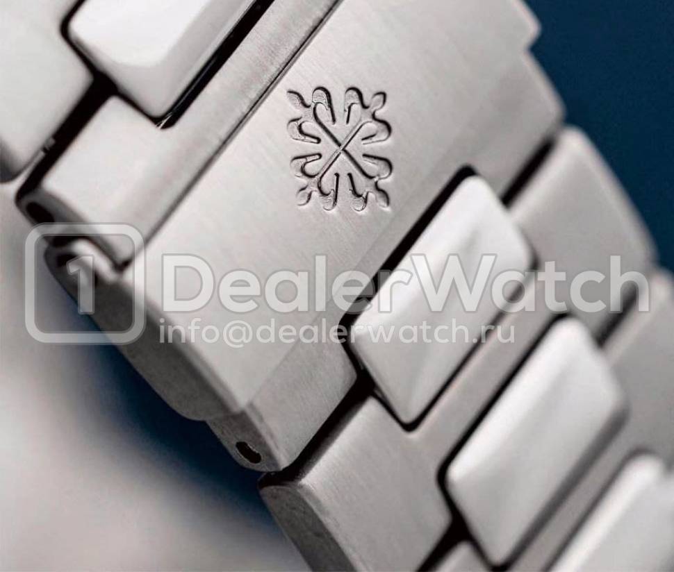 Часы Patek Philippe Nautilus 5711/1A-010