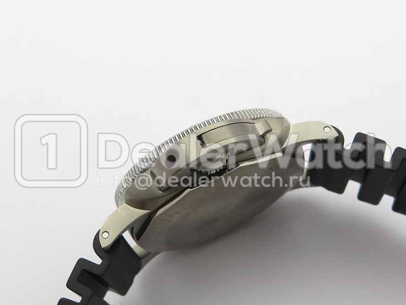 Часы Officine Panerai Luminor Submersible Amagnetic 3 Days Titanio PAM 1389