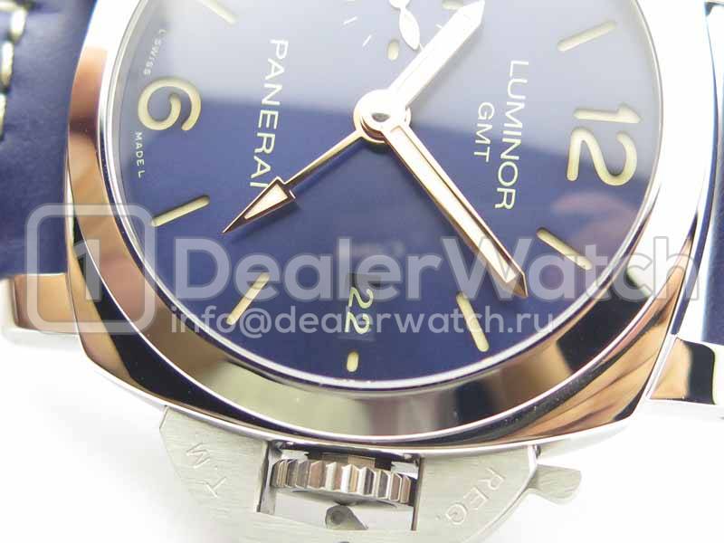 Часы Officine Panerai Luminor 1950 3 Days GMT Acciaio PAM 688