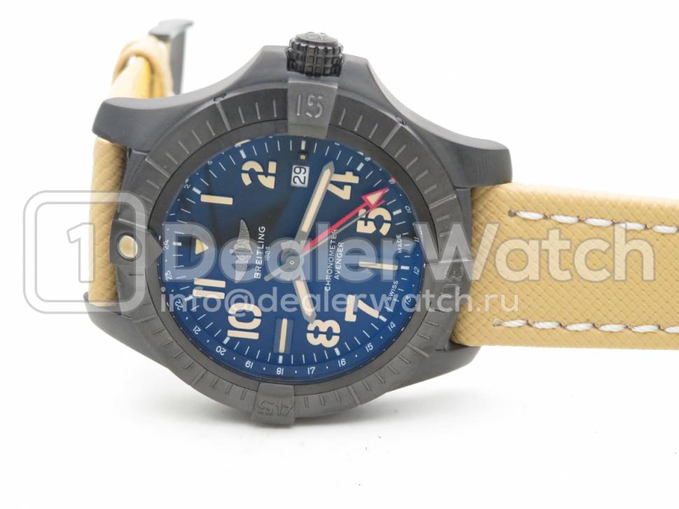 Часы Breitling Avenger Automatic GMT 45 Night Mission V32395101B1X1