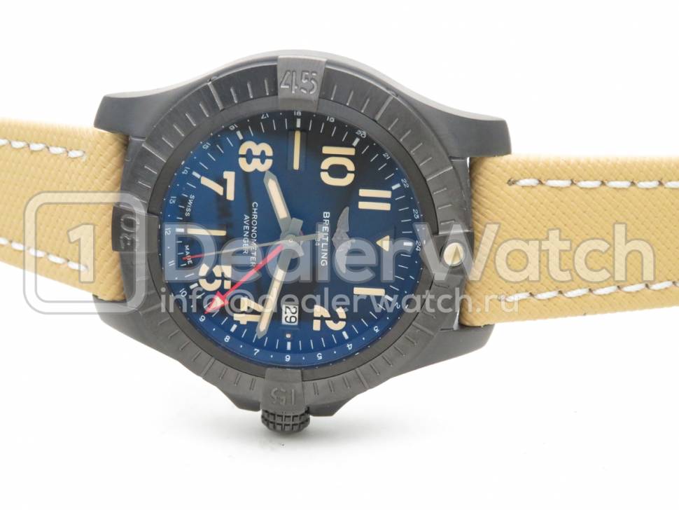 Часы Breitling Avenger Automatic GMT 45 Night Mission V32395101B1X1