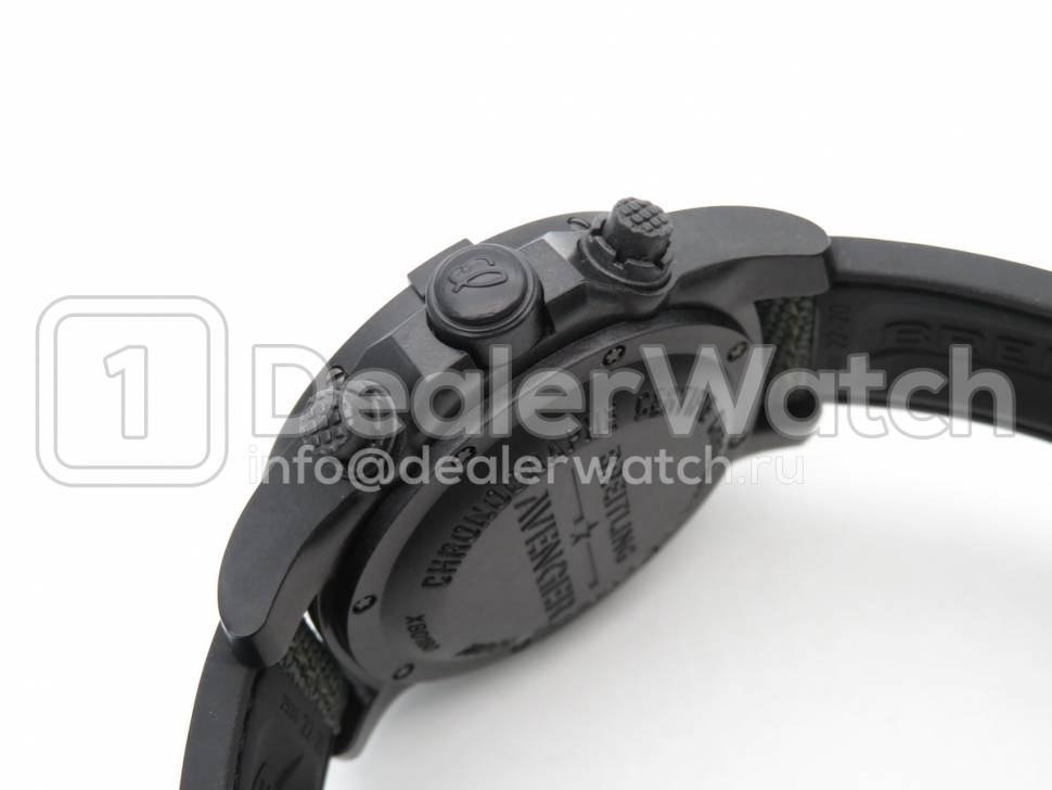 Часы Breitling Avenger Hurricane